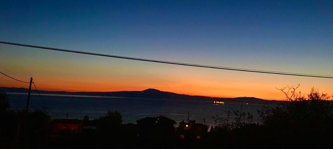 Appartement Mountain & Sea à Kalamata Extérieur photo