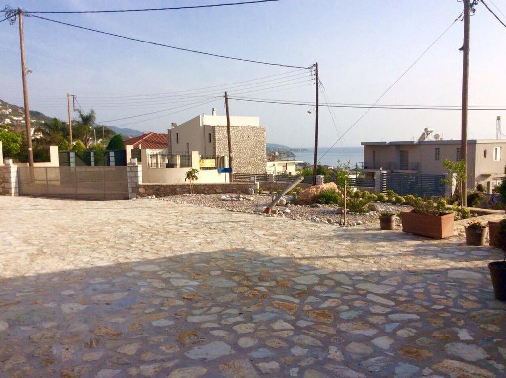 Appartement Mountain & Sea à Kalamata Extérieur photo